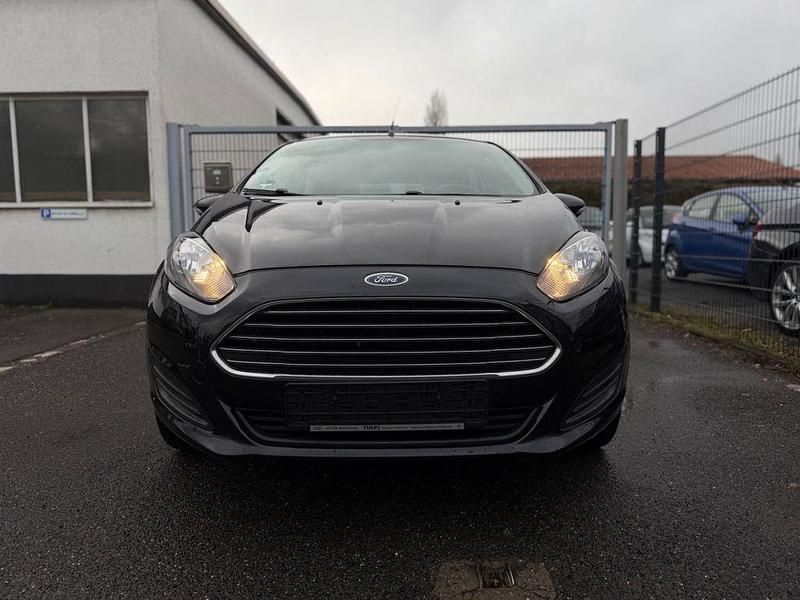 Gebraucht Ford Fiesta Trend 60 PS (44 kW) 2014 Schwarz Kleinwagen