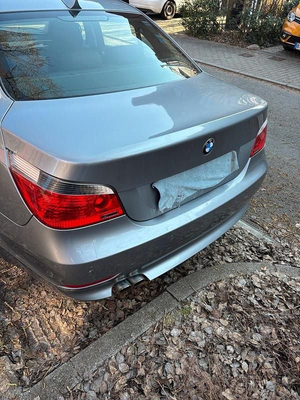 Gebraucht BMW 523 177 PS (130 kW) 2007 Grau Limousine