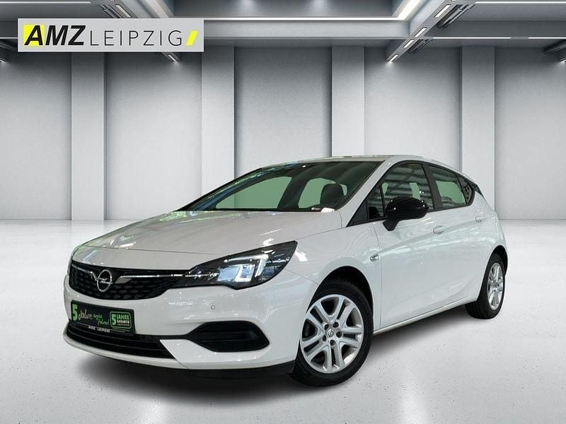 Schneeweiss/summitwhite/arctic Gebraucht 2021 Opel Astra Edition Limousine | 12.490 € (Guter Preis) - Bild 1/4