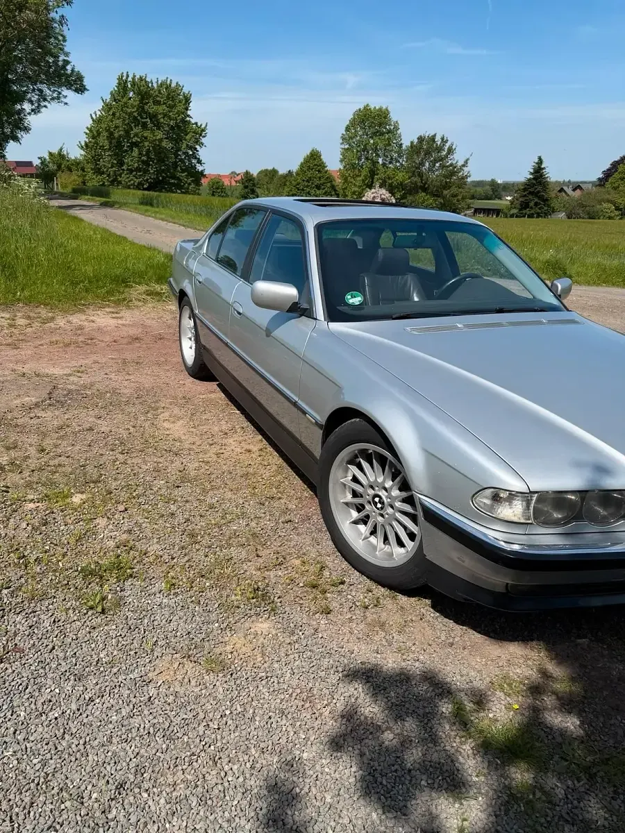 Gebraucht BMW 728 193 PS (141 kW) 1998 Silber Limousine