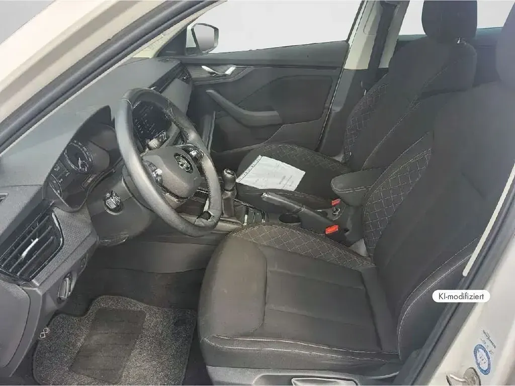 Gebraucht Skoda Kamiq Ambition 110 PS (80 kW) 2023 Candyweiß SUV