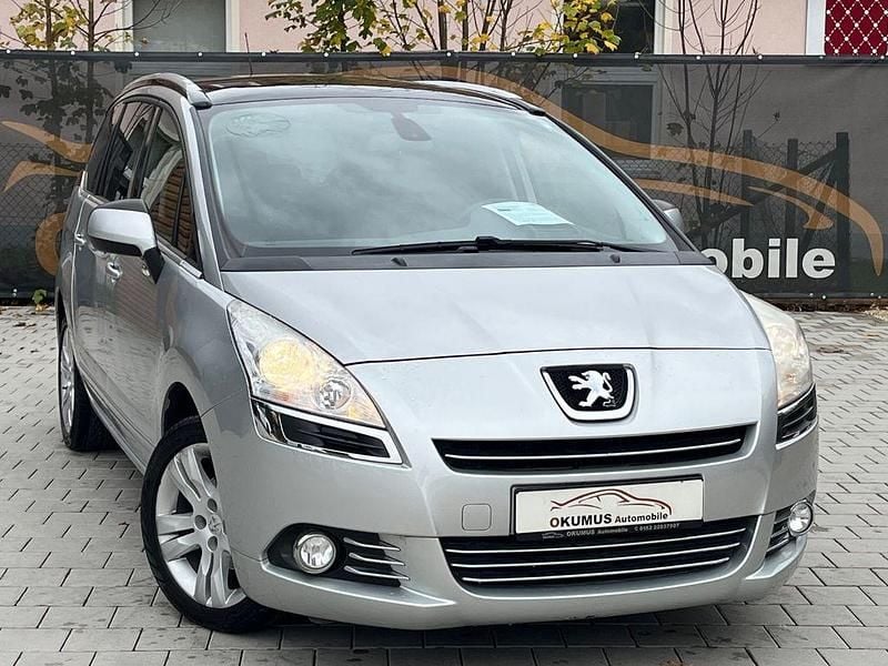 Silber Gebraucht 2013 Peugeot 5008 Platinum SUV | 4.999 € (Guter Preis) - Bild 1/4