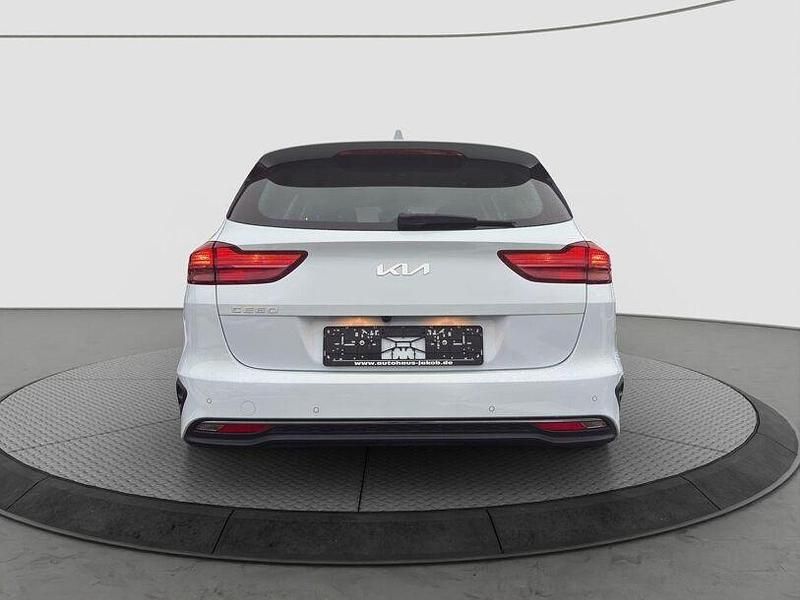 Gebraucht Kia Ceed 160 PS (117 kW) 2022 Weiß Kleinwagen