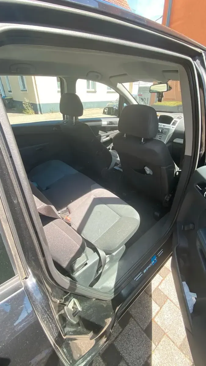 Gebraucht Opel Zafira 140 PS (102 kW) 2009 Schwarz Van / Kleinbus
