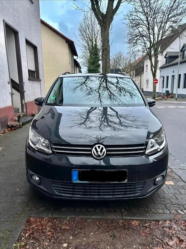 Gebraucht VW Touran 105 PS (77 kW) 2014 Schwarz Van / Kleinbus