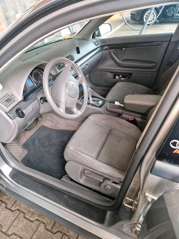 Gebraucht Audi A4 130 PS (95 kW) 2002 Grau Limousine