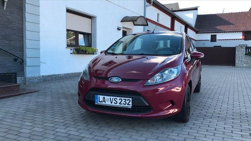 Rot Gebraucht 2010 Ford Fiesta Trend Kleinwagen | 4.500 € (Etwas zu teuer) - Bild 1/4