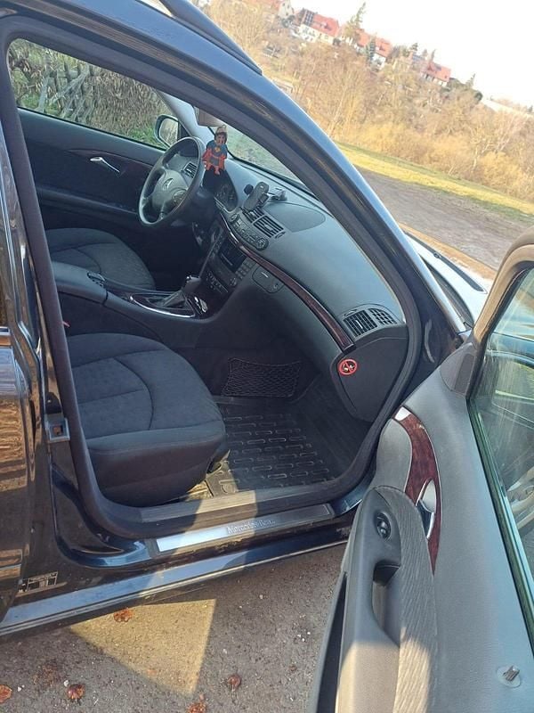 Gebraucht Mercedes E220 150 PS (110 kW) 2004 Blau Kombi