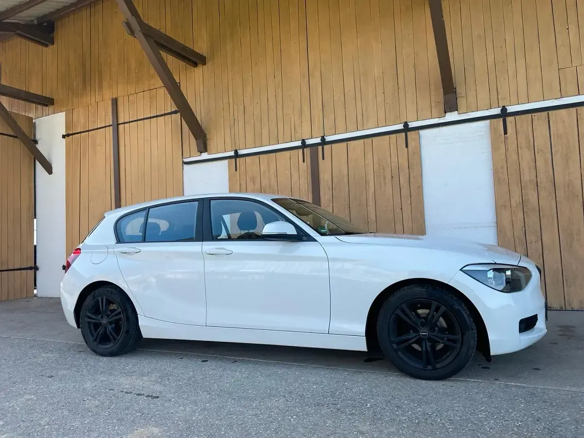 Gebraucht BMW 116 116 PS (85 kW) 2013 Weiß Kleinwagen