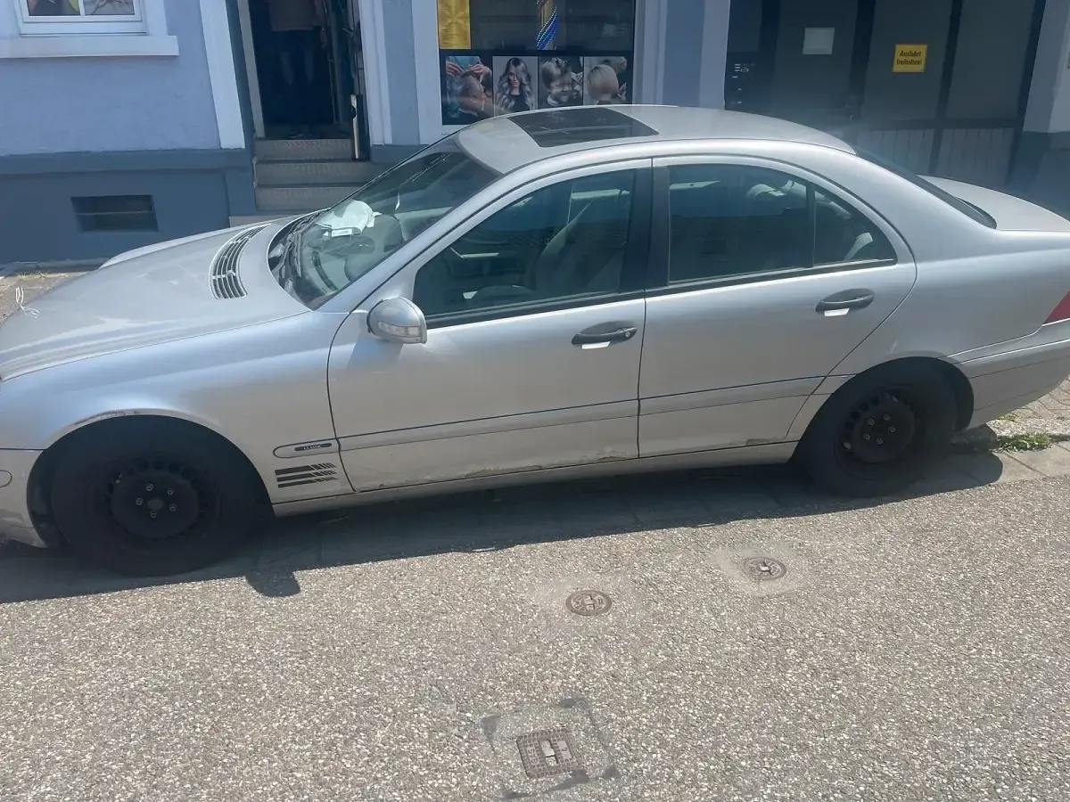 Gebraucht Mercedes C180 143 PS (105 kW) 2002 Limousine