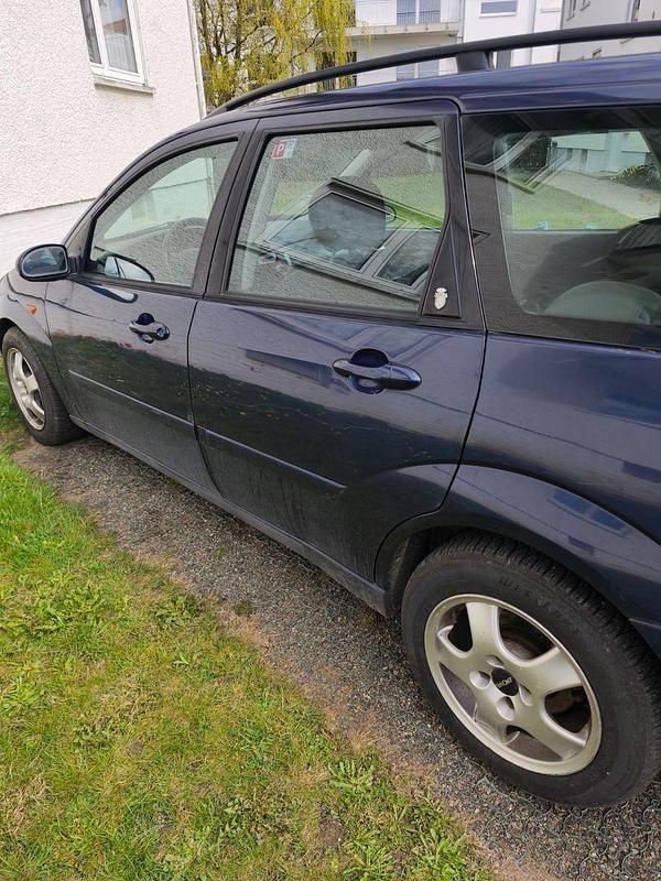 Gebraucht Ford Focus Ghia 116 PS (85 kW) 2003 Blau Kombi