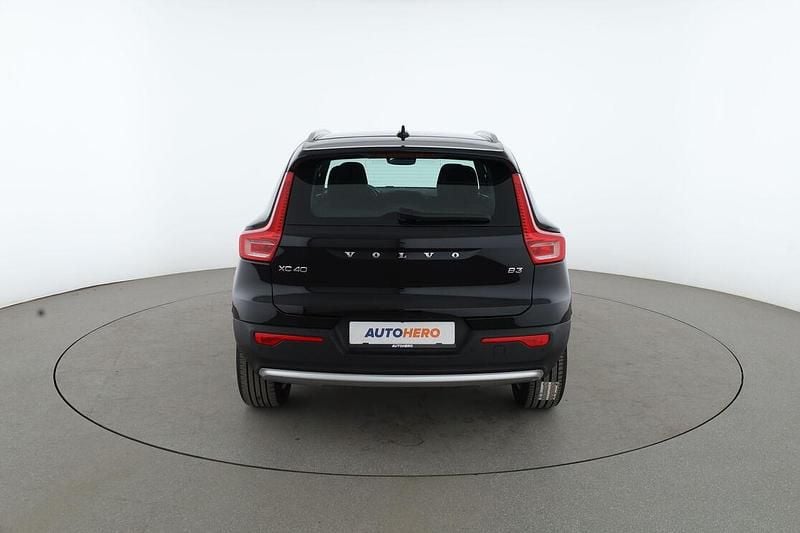 Gebraucht Volvo XC40 Core 2022 Schwarz SUV