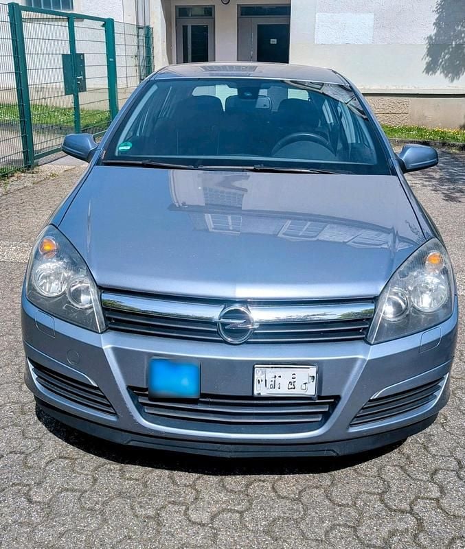 Second-hand Opel Astra 125 CP (91 kW) 2004 Argintiu Hatchback