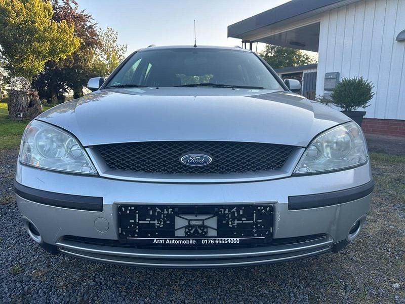 Grau Gebraucht 2002 Ford Mondeo Kombi | 1.000 € (Fairer Preis) - Bild 1/4