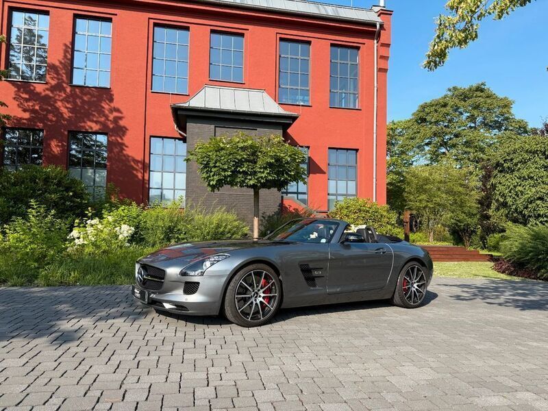 Grau Gebraucht 2013 Mercedes SLS AMG AMG Cabrio | 225.000 € (Teuer) - Bild 1/4