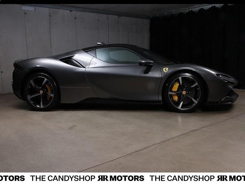 Gebraucht Ferrari SF90 999 PS (734 kW) 2022 Grau