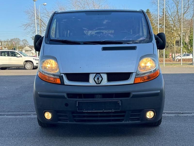 Gebraucht Renault Trafic 101 PS (74 kW) 2002 Silber Van / Kleinbus