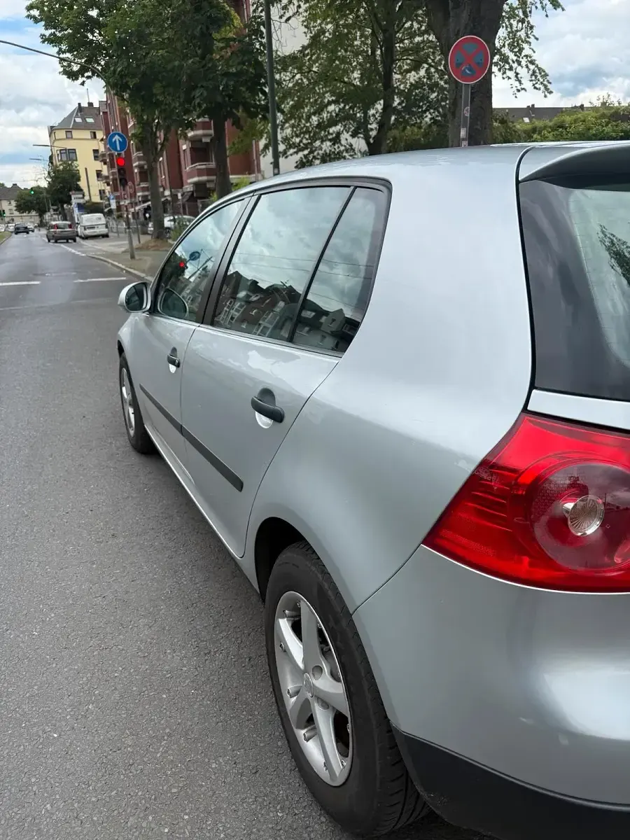 Gebraucht VW Golf V 116 PS (85 kW) 2003 Silber Kleinwagen