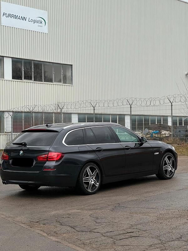 Gebraucht BMW 530 255 PS (187 kW) 2012 Grau Kombi