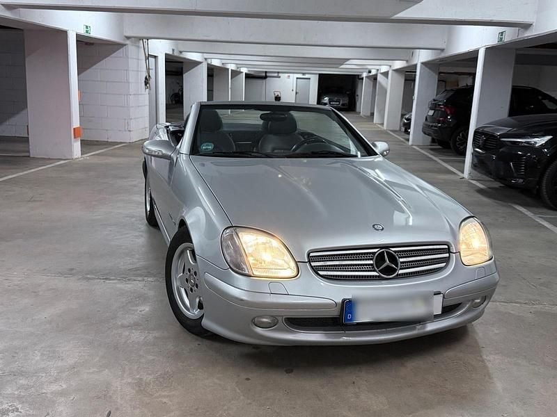 Silber Gebraucht 2001 Mercedes SLK200 Cabrio | 5.000 € (Fairer Preis) - Bild 1/4
