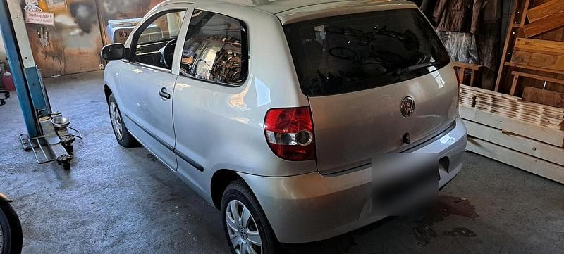 Grau Gebraucht 2007 VW Polo Kleinwagen | 1.550 € (Superpreis) - Bild 1/4