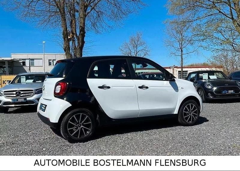 Second-hand Smart ForFour 71 CP (52 kW) 2019 Alb Hatchback