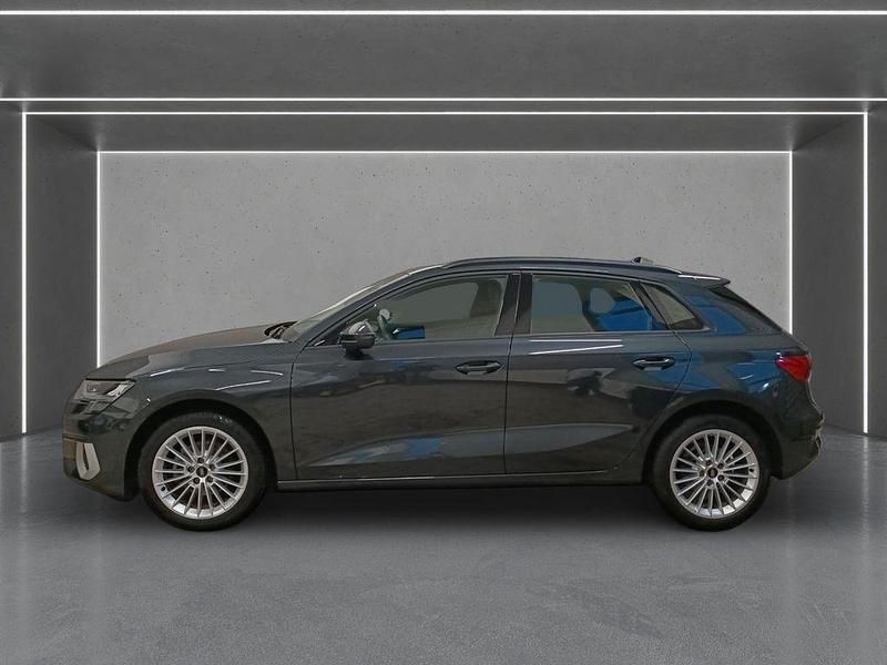 Gebraucht Audi A3 Advanced Plus 116 PS (85 kW) 2024 Grau Limousine