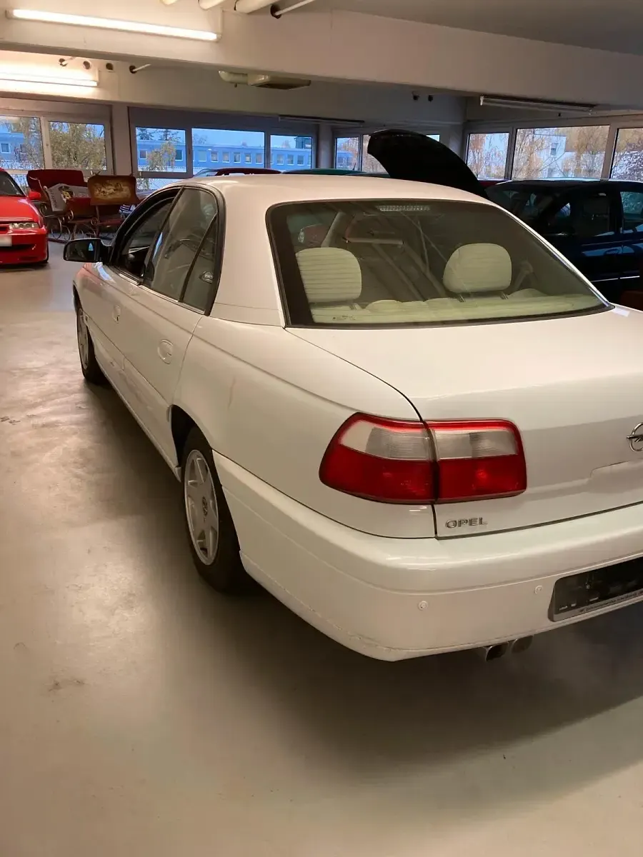 Gebraucht Opel Omega 170 PS (125 kW) 2000 Weiß Limousine