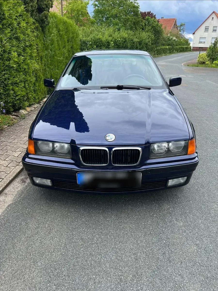 Gebraucht BMW 318 140 PS (102 kW) 1997 Blau Limousine