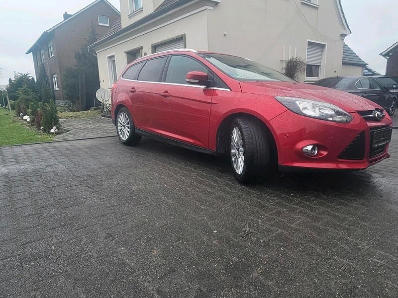 Usata Ford Focus 125 CV (91 kW) 2012 Rosso Station wagon