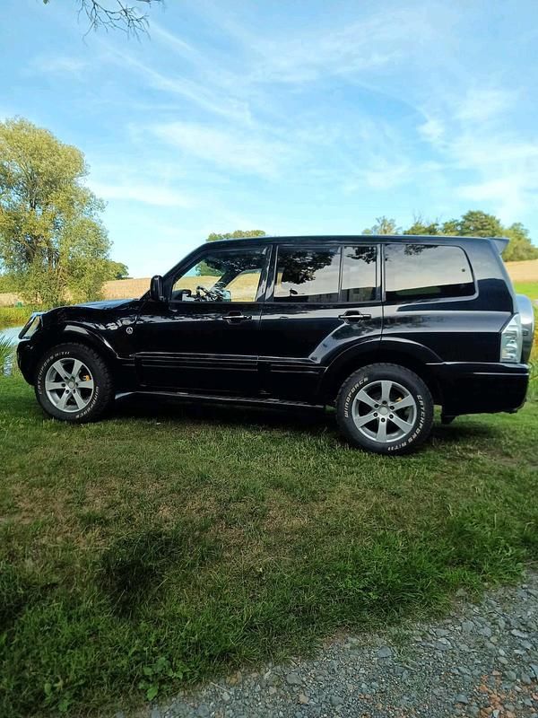 Schwarz Gebraucht 2006 Mitsubishi Pajero Edition SUV | 8.900 € - Bild 1/4