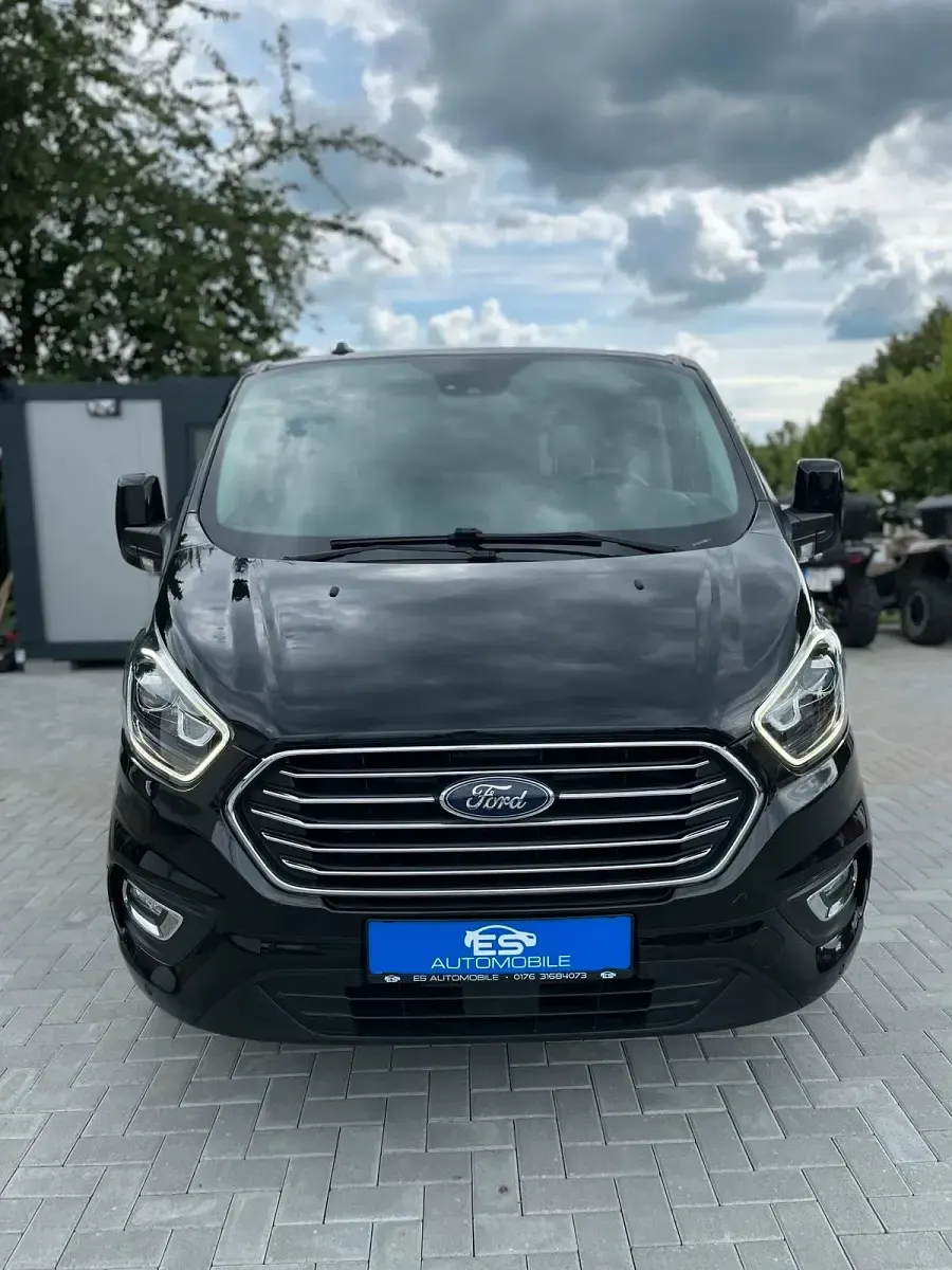Gebraucht Ford Tourneo 131 PS (96 kW) 2020 Grau Van / Kleinbus