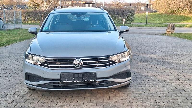 Gebraucht VW Passat Conceptline 150 PS (110 kW) 2022 Grau Kombi