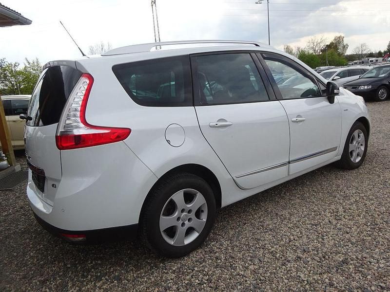 Gebraucht Renault Scénic III Bose Edition 131 PS (96 kW) 2016 Weiß Van / Kleinbus