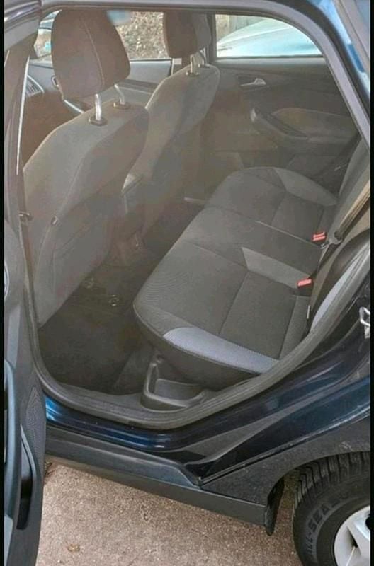 Second-hand Ford Focus 125 CP (91 kW) 2012 Negru Berlinǎ