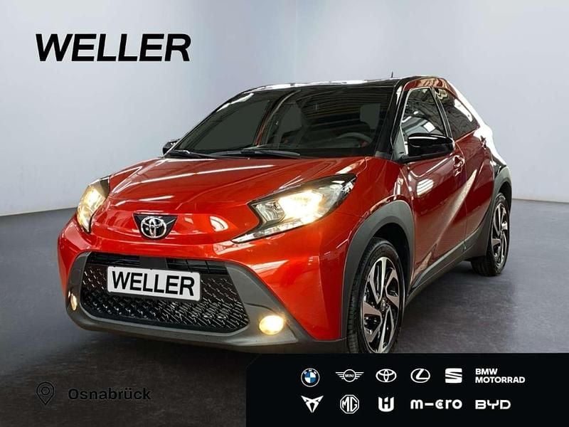 Neu Toyota Aygo X 72 PS (52 kW) 2025 Chili red 216 SUV