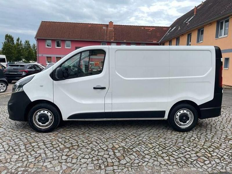 Gebraucht Opel Vivaro 120 PS (88 kW) 2018 Weiß Van / Kleinbus
