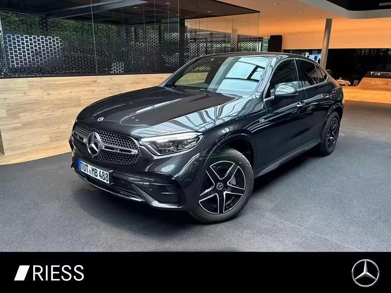 Metalliclack graphitgrau Gebraucht 2025 Mercedes GLC300e AMG Coupé | 73.250 € (Guter Preis) - Bild 1/4