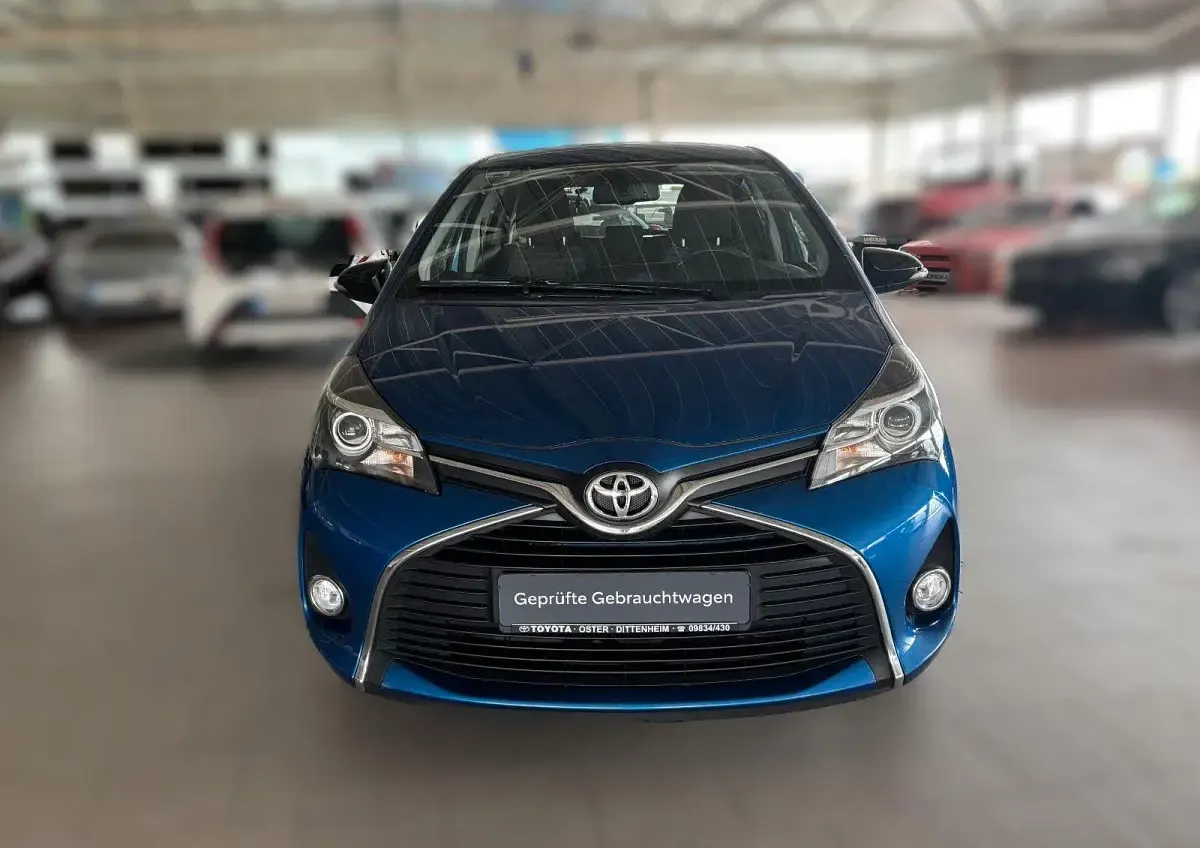 Gebraucht Toyota Yaris Comfort 99 PS (72 kW) 2016 Blau Kleinwagen
