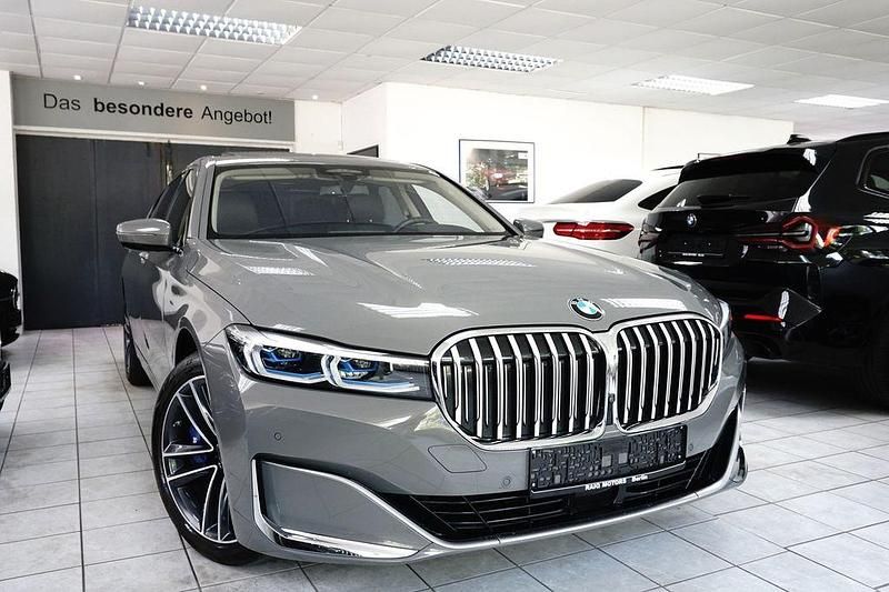Gebraucht BMW 740 Performance 320 PS (235 kW) 2020 Berninagrau bernsteineffekt Limousine