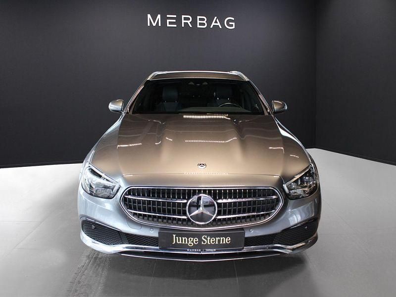 Gebraucht Mercedes E300 Avantgarde 306 PS (225 kW) 2020 Grau Limousine