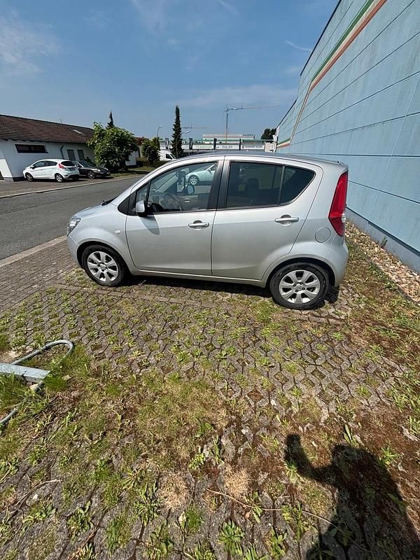 Gebraucht Opel Agila 86 PS (63 kW) 2008 Silber Kleinwagen