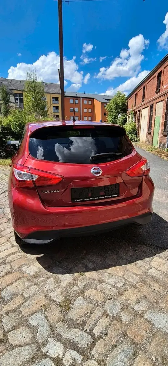 Gebraucht Nissan Pulsar 116 PS (85 kW) 2016 Rot Kleinwagen