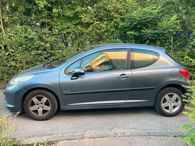 Silber Gebraucht 2008 Peugeot 207 Urban Move Kleinwagen | 800 € (Fairer Preis) - Bild 1/4