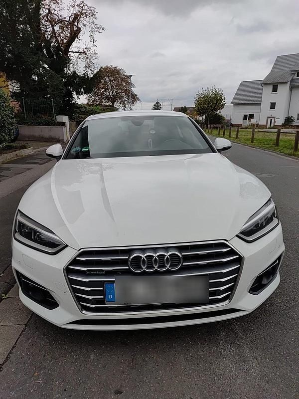 Weiß Gebraucht 2018 Audi A5 Sportback Comfort Limousine | 25.999 € (Fairer Preis) - Bild 1/4