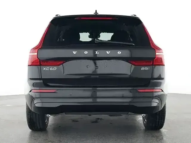Gebraucht Volvo XC60 Core 250 PS (183 kW) 2025 Onyx black SUV