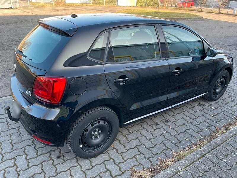 Gebraucht VW Polo Highline 90 PS (66 kW) 2015 Schwarz Limousine