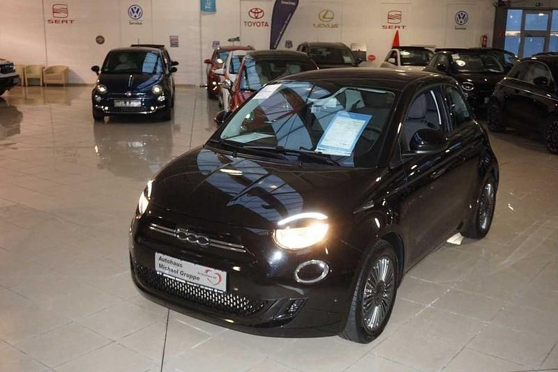 Schwarz Gebraucht 2022 Fiat 500e Icon Limousine | 17.900 € (Etwas zu teuer) - Bild 1/4