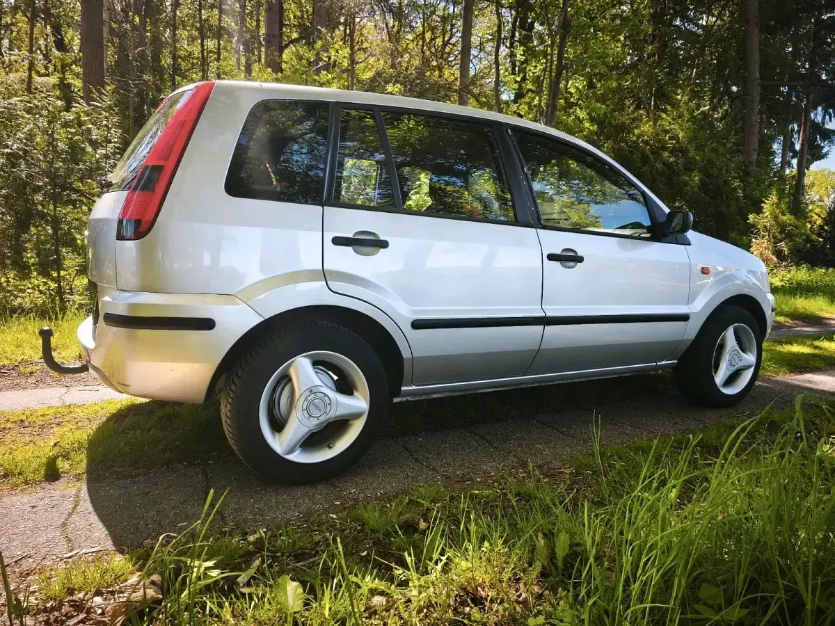 Gebraucht Ford Fusion 100 PS (73 kW) 2004 Silber Kleinwagen