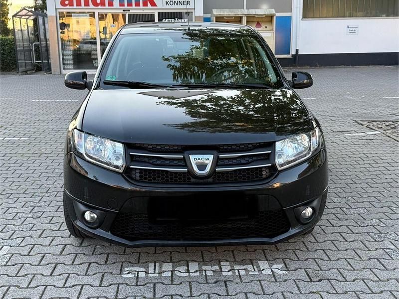 Schwarz Gebraucht 2013 Dacia Sandero Lauréate Kleinwagen | 2.990 € (Fairer Preis) - Bild 1/4